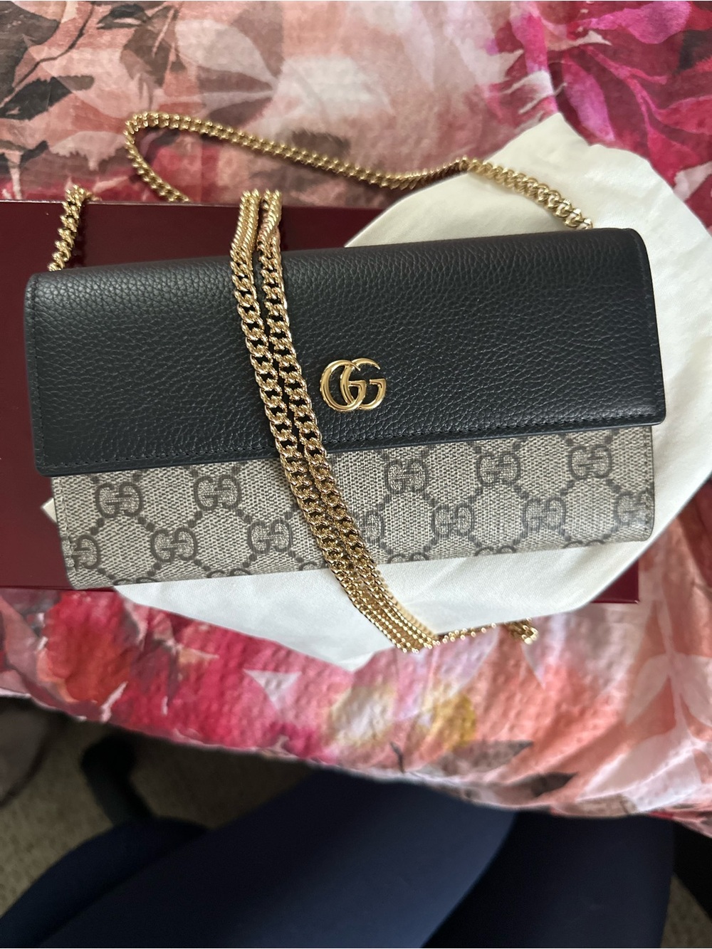 Gucci GG Wallet on a Chain Tan & Black Size Closed: 7.5'W × 4'H - Picture 10 of 11